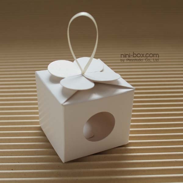 little bee { honey box } little bee { honey box }