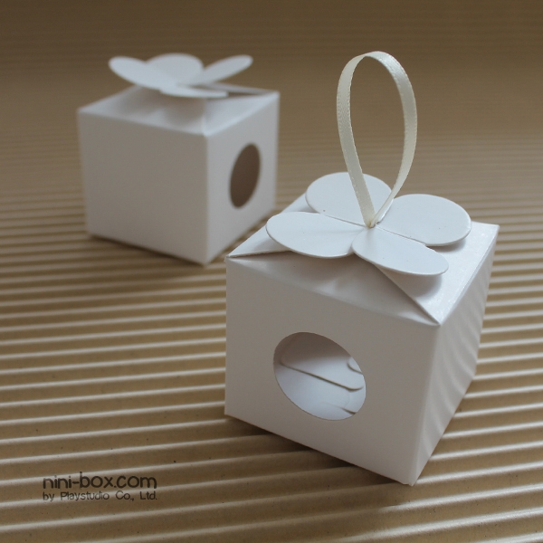 little bee { honey box } little bee { honey box }