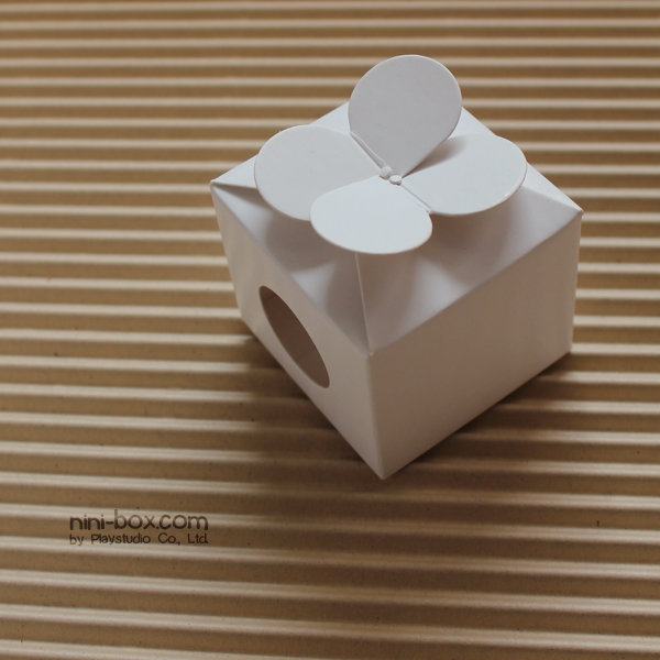 little bee { honey box } little bee { honey box }