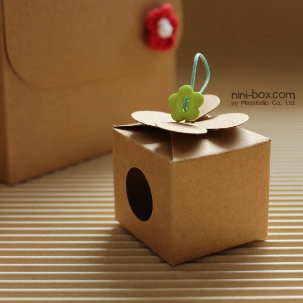 little bee { honey box } little bee { honey box }