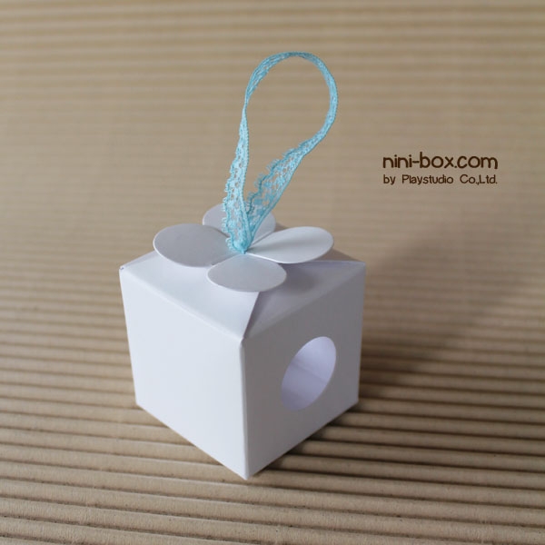 little bee { honey box } little bee { honey box }