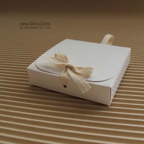 momo series { small premium box } momo series { small premium box }